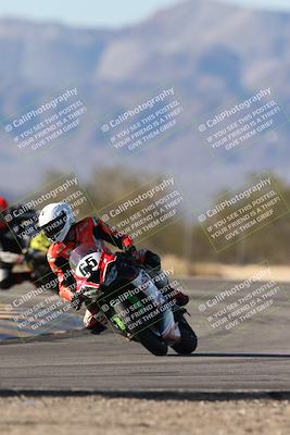 media/Dec-07-2025-CVMA (Sun) [[3e7d2de5dc]]/Race 12- Formula 40 MW and LW/